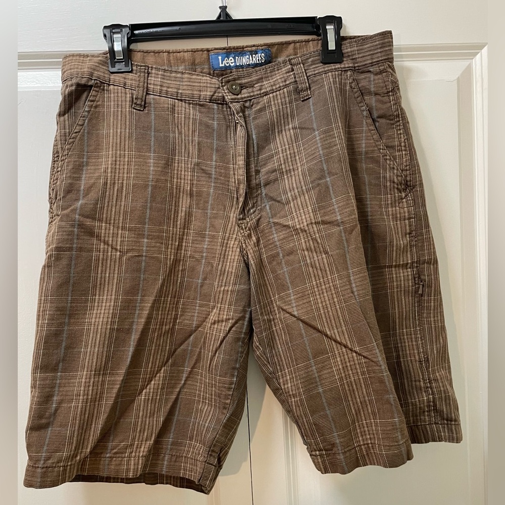 Lee Dungarees Men’s 32” Waist Plaid Chino Style Brown Shorts with Pockets